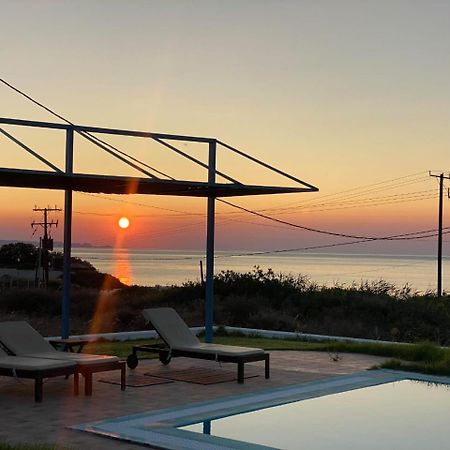 Cristelia Seafront & Pool Villa Lakhania Exterior foto