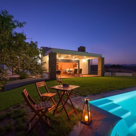 Cristelia Seafront & Pool Villa Lakhania Exterior foto