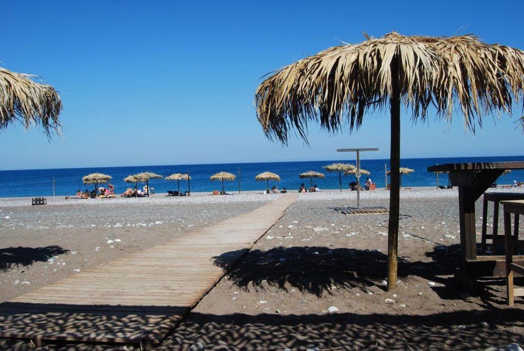 Cristelia Seafront & Pool Villa Lakhania Exterior foto
