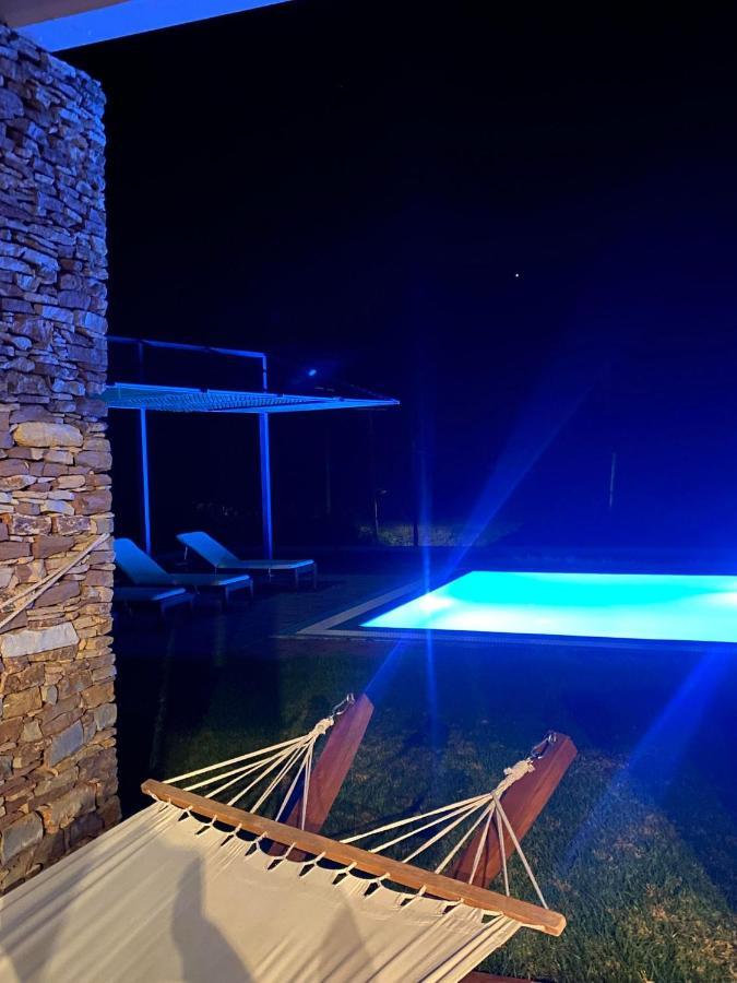 Cristelia Seafront & Pool Villa Lakhania Exterior foto