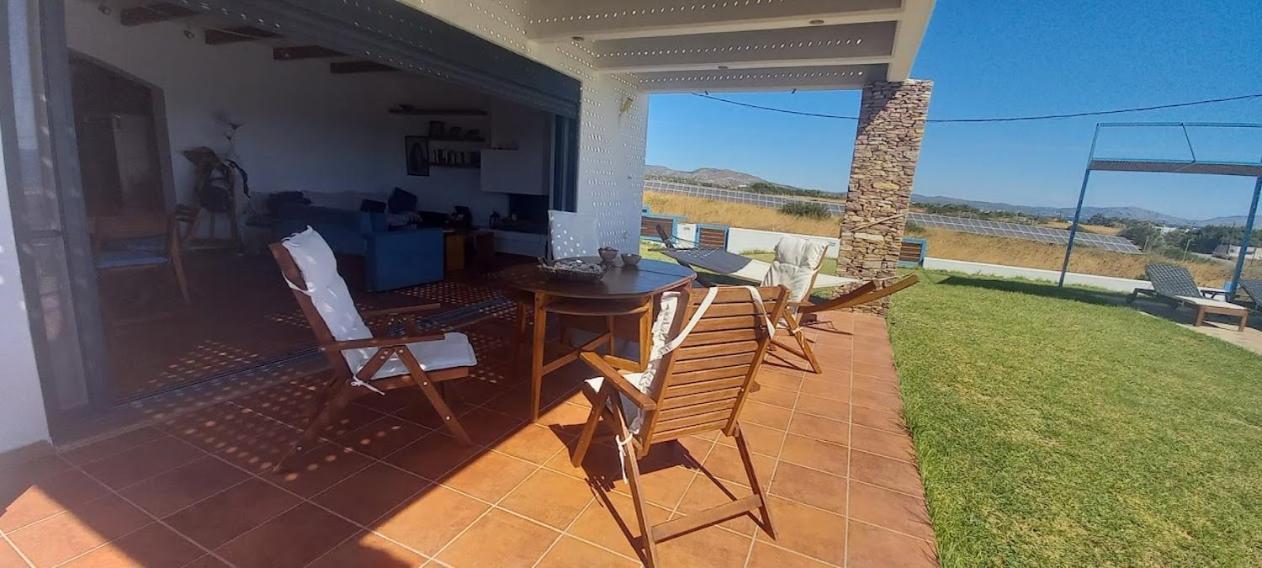 Cristelia Seafront & Pool Villa Lakhania Exterior foto