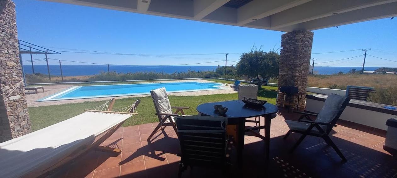 Cristelia Seafront & Pool Villa Lakhania Exterior foto