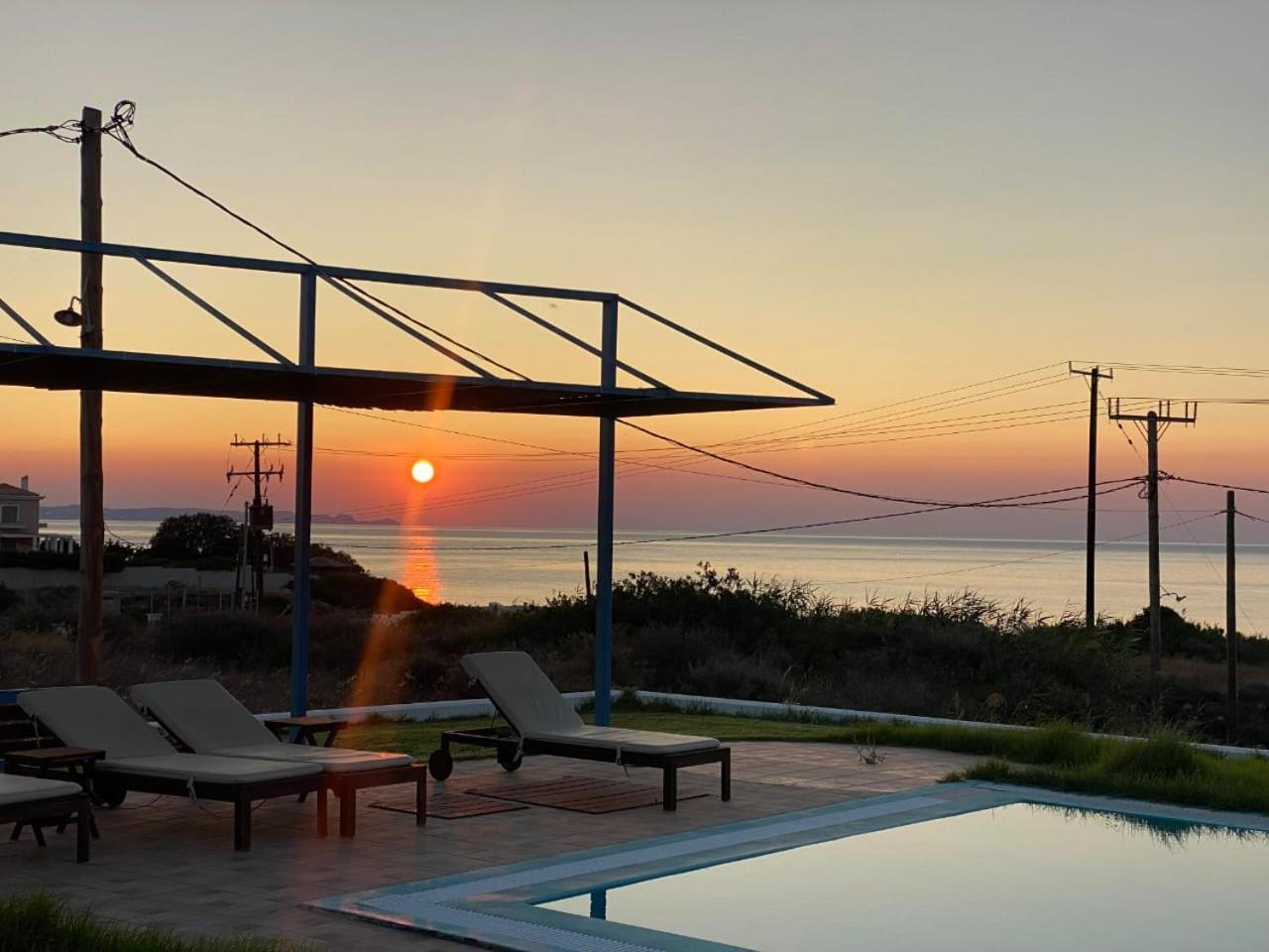 Cristelia Seafront & Pool Villa Lakhania Exterior foto
