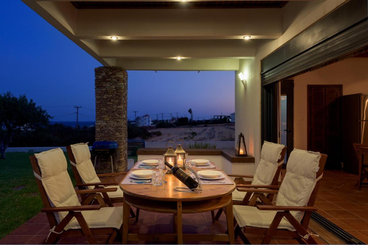 Cristelia Seafront & Pool Villa Lakhania Exterior foto