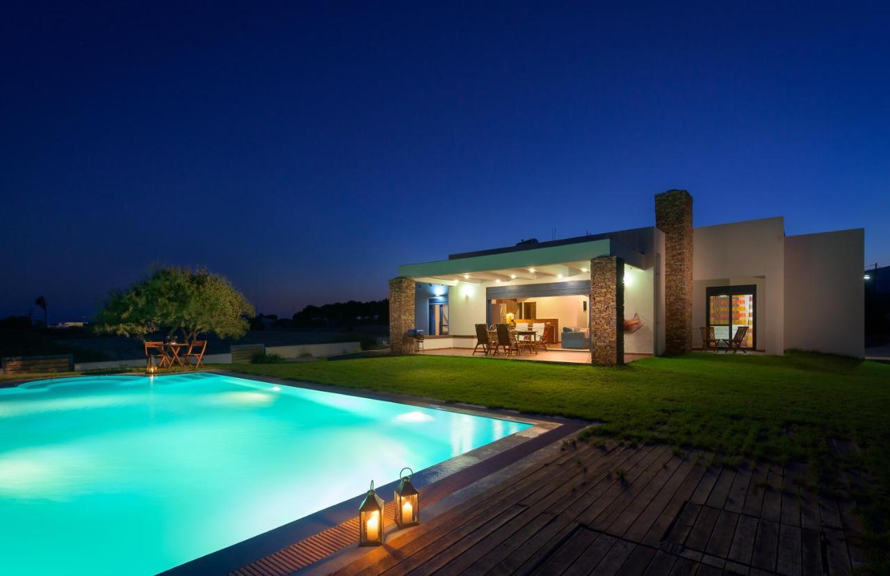Cristelia Seafront & Pool Villa Lakhania Exterior foto