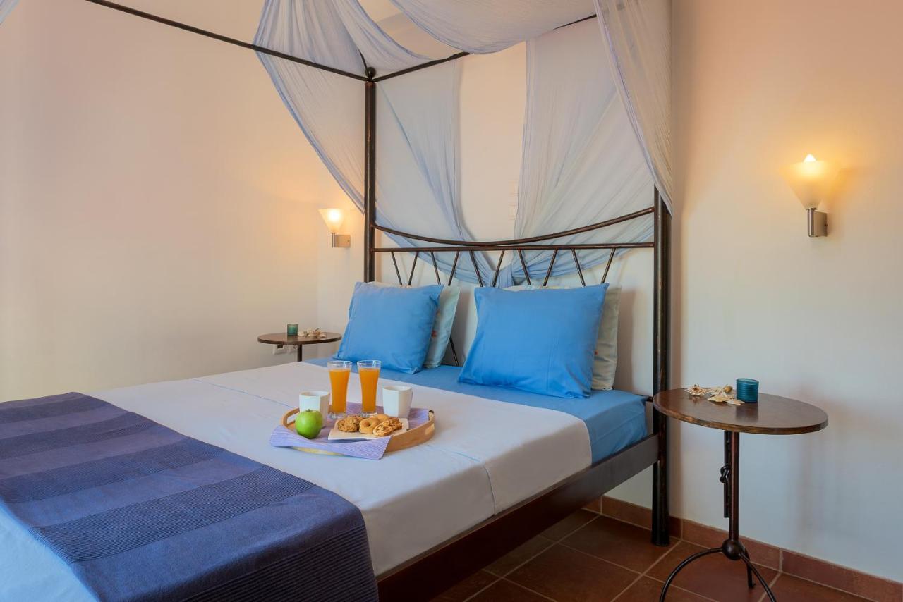 Cristelia Seafront & Pool Villa Lakhania Exterior foto